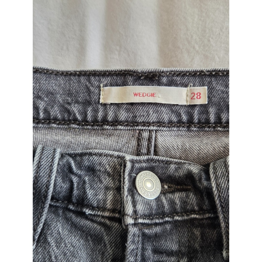Levi's Women's Wedgie Premium Jeans High Waisted Black Gray Wash Women's 28 EUC - Picture 5 of 13